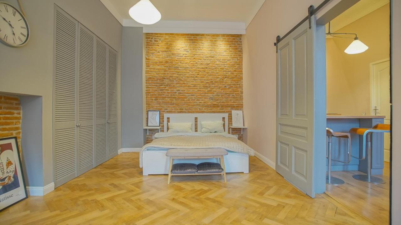 Coroni Republic Apart Apartment Брашов Екстериор снимка